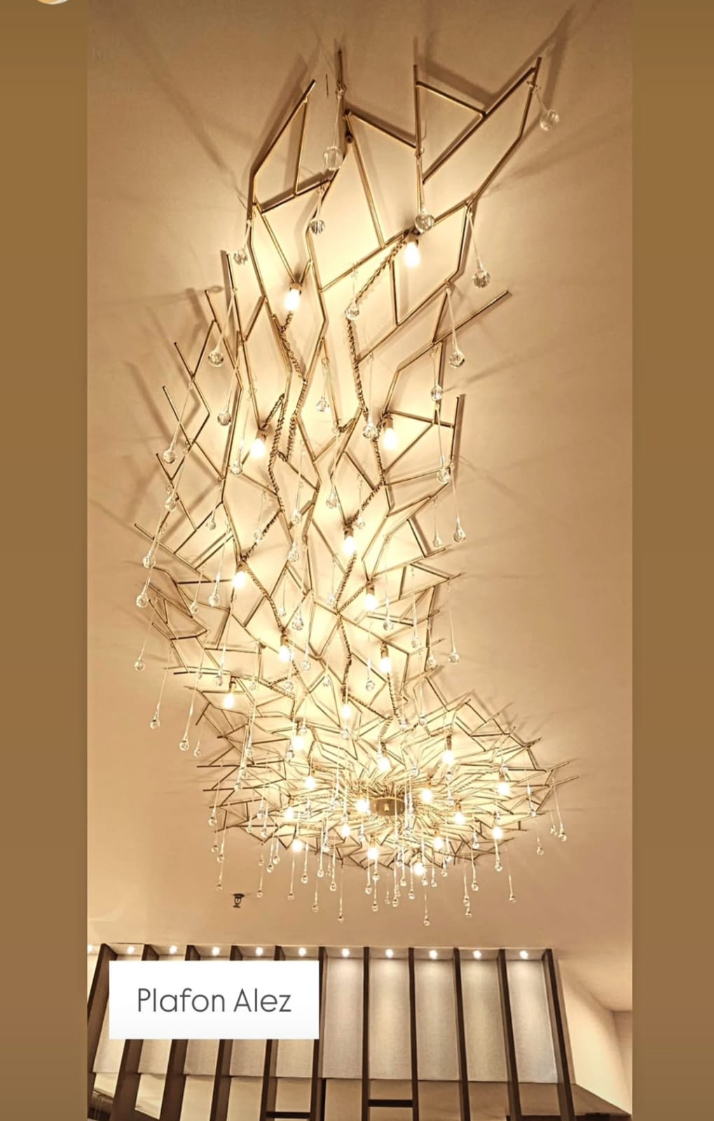Plafon Alez de Cristal Moderno Dourado 260x130cm 28 Soquetes G9